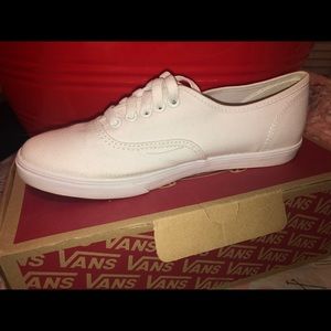 Women’s Size 8 Vans Sneakers